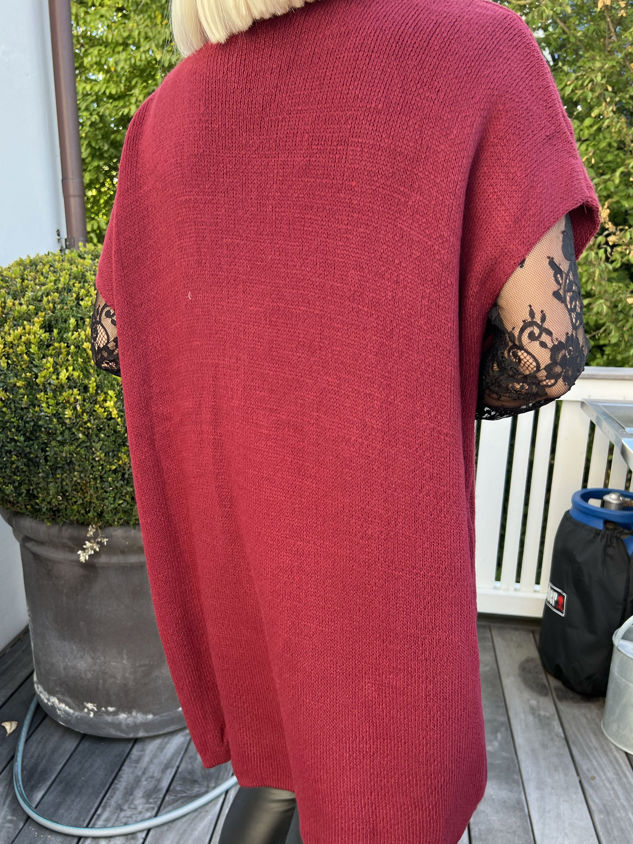 Tilly Plain - Stickad kofta utan ärmar